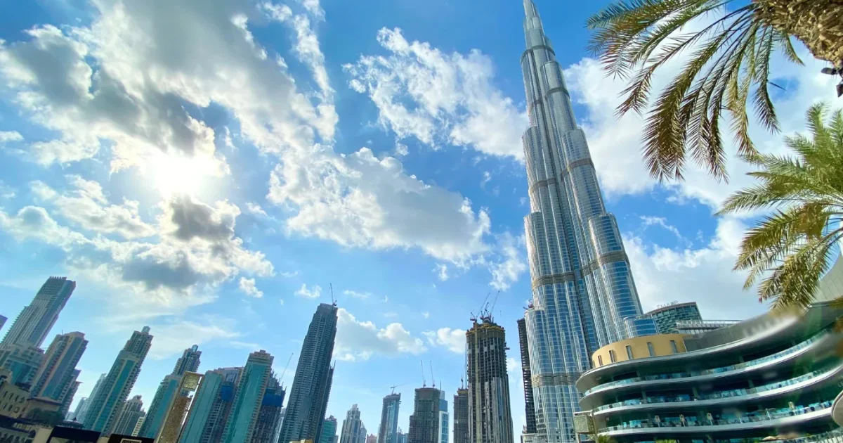 ドバイで看護師として働くには？ライセンス取得の流れと必要条件を徹底解説