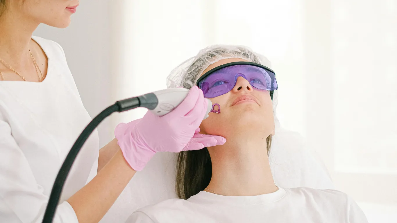 美容看護師 未経験 - 美容医師・美容看護師に転職・副業なら【美医転科】(ビーテン)|医師・看護師・受付・カウンセラー 美容看護師 未経験 面接