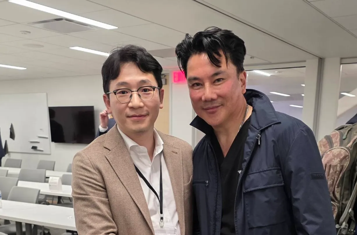 ムン先生・Dr.Kao - 美容医師・美容看護師に転職・副業なら【美医転科】(ビーテン)|医師・看護師・受付・カウンセラー 韓国研修 ポニーテールリフト 美容外科医 セミナー